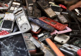 5.3 milyar cep telefonu çöpe atılacak