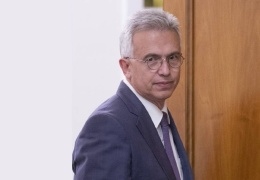 Feldmann görevden alındı