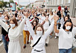 Hileli seçim gösterileri sürüyor