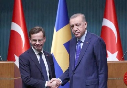 İsveç Erdoğan’ın dediğine uydu