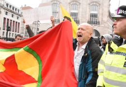 Campbell: PKK bayrağını taşımak onurdur