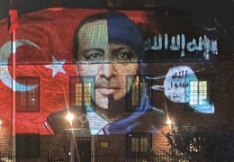 Elçiye görsel kınaması