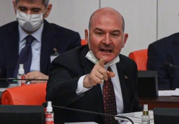 Siyaset çözümsüzlükten besleniyor