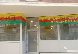 Evini basıp çıplak aradılar