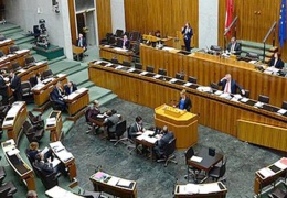 Türkiye’yi kınayın, yaptırım uygulayın