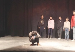 Qamişlo'da çocuklar için tiyatro