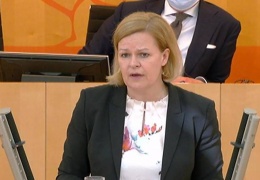 Fatura göçmen gençlere