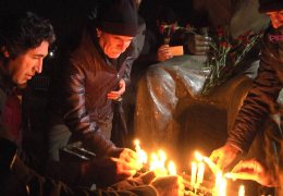 Mum yakıp niyaz dağıtalım