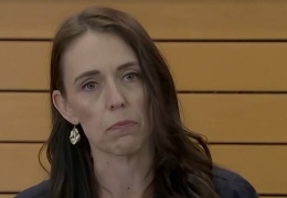 Ardern hatır istedi