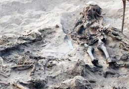 142 köpekle gömülü çocuk