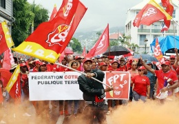 Grev dalgası sürüyor