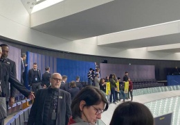 Gençlerden AP’de Öcalan eylemi