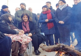 Dayanışma yaşatır