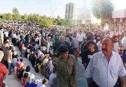 Hükümetin istifası istendi