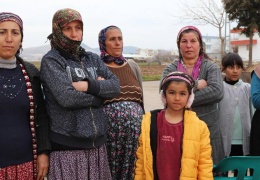 Yardım kolisinden kara çarşaf çıktı