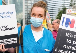 Hemşireler geri adım attırdı