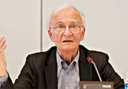 Norman Paech’den bilir kişi talebi