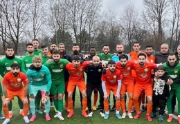 Futbol takımları depremzedeler için koştu