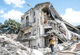 Sadece binalar değil ahlak da çürük