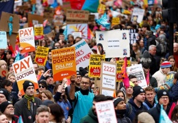 İngiltere'de yüz binler grevde