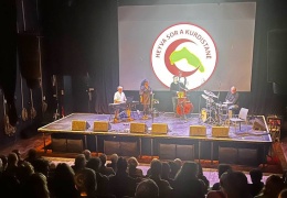 Sanatçılar dayanışma için söyledi