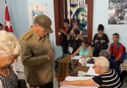 Küba sandığa gitti