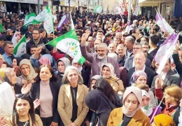 Serhat'ın dağları ihtişamlı, rengi belli