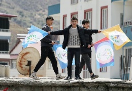 Özgür yarınların özlemi