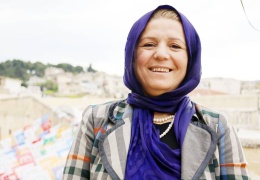 Hem devletle mücadele hem de küçük devletle