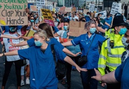 Hemşireler iş bıraktı