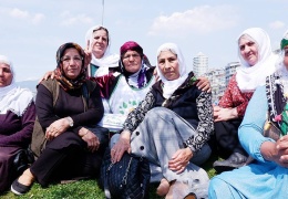 Erdoğan düşerse, anneler nefes alır