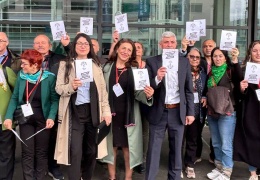 İsviçre’de katılım yüzde 56 oldu