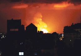 İsrail 40 uçakla Gazze’yi vurdu