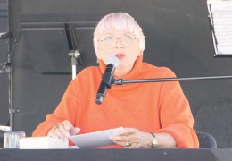 Önce kitapları yaktılar