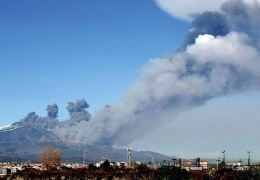 Etna harekete geçti