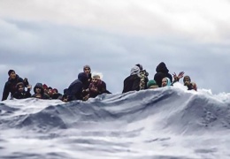 Göçmen teknesi battı: 78 kişi öldü