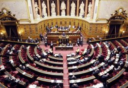 Fransa’da yeni internet yasası kabul edildi