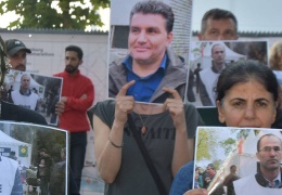 Ayaz ve Çakas için cezaevi önünde eylem