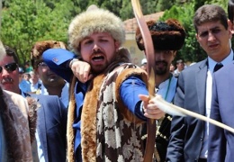 Yalnızca ok atmıyormuş