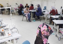 Kurumlar kapatıldı, kadınlar durmadı