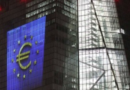 AB Komisyonu nakit ödemeleri koruma taraftarı