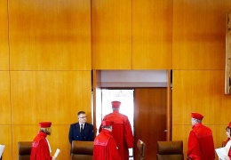 Anayasa Mahkemesi Bina Enerji Yasasını durdurdu