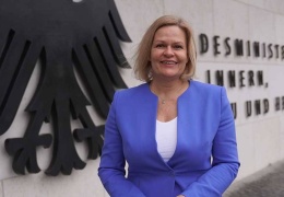 Almanya sınır dışıları hızlandırma peşinde