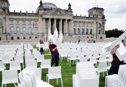 13 bin mülteci için 13 bin sandalye