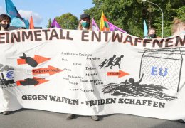 Gençler Rheinmetall önündeydi