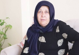 Kendi köyünde ‘izinle’ kalıyor!