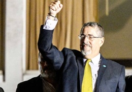 Guatemala’da solcu aday kazandı