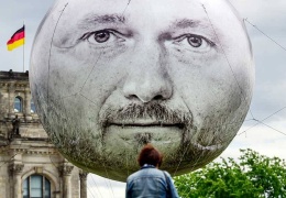 Almanlar devlet kurumlarına güvenmiyor