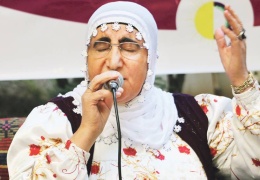 Kürt kadını derdbêjdir