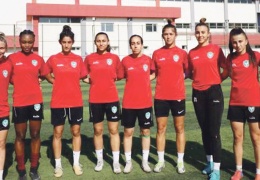 Halk desteğiyle güçlenen kadın takımı